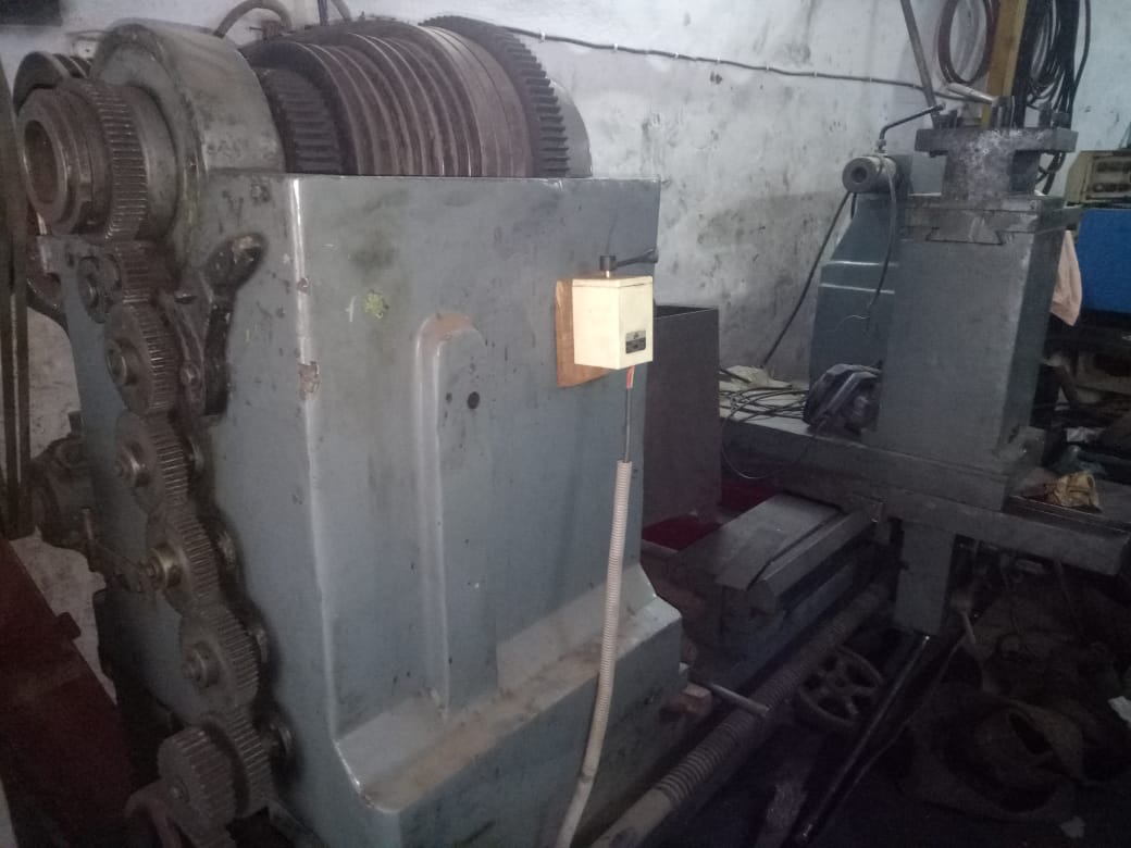 2740 (length) Heavy Duty Lathe Machine