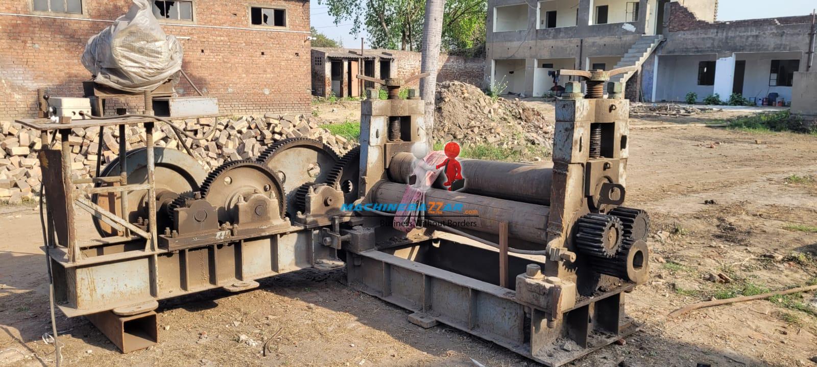 Plate bending machine 