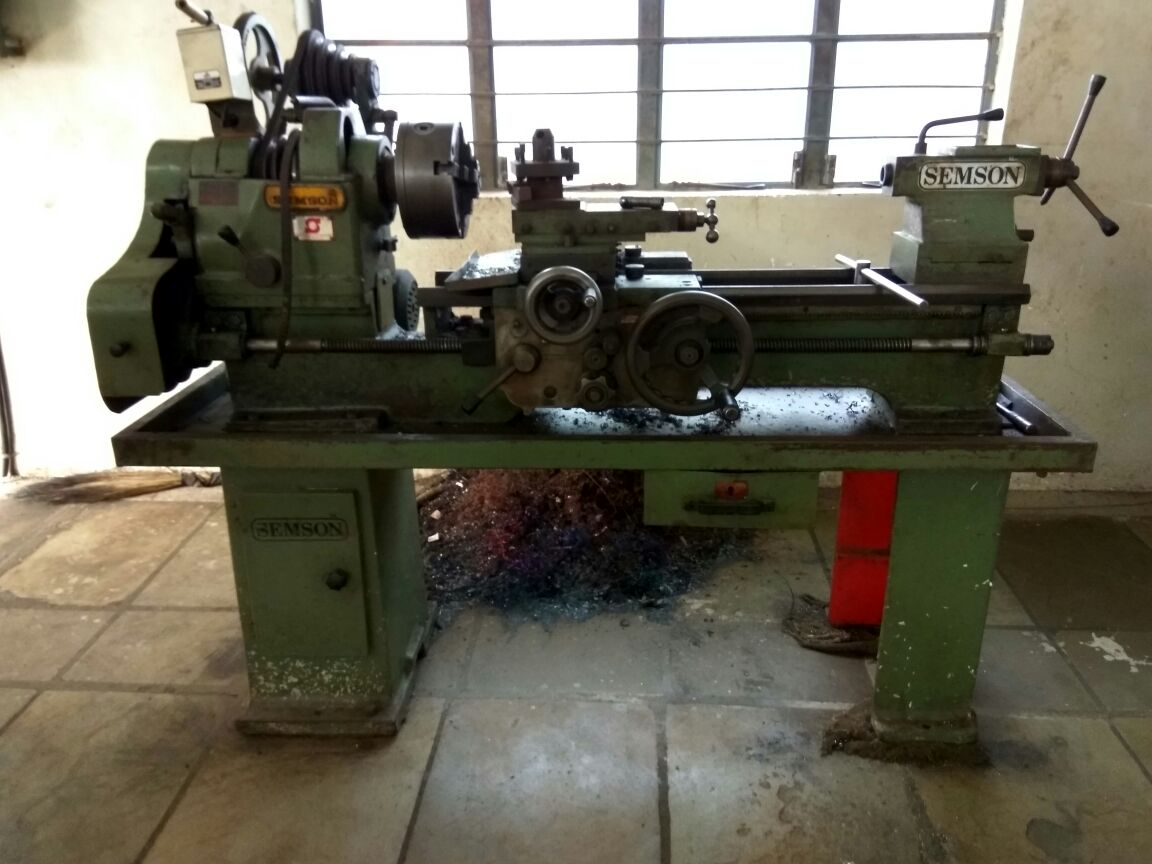 1200MM (Length) Medium duty lathe machine