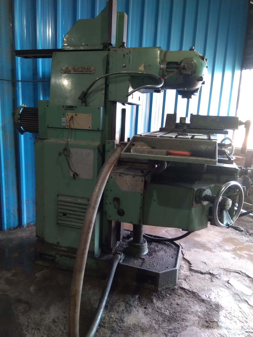 3 number Universal milling machine