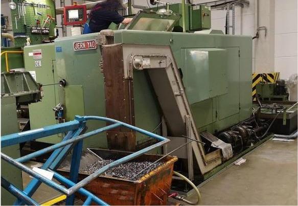 M22X70(19B) cold nut former machine