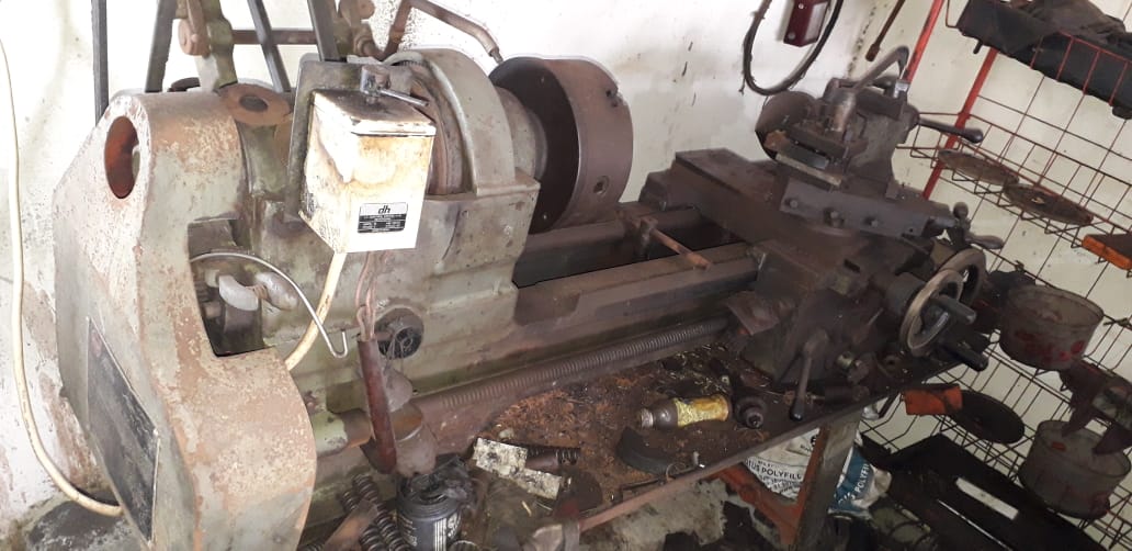 1200 mm (length) Medium duty lathe machine 