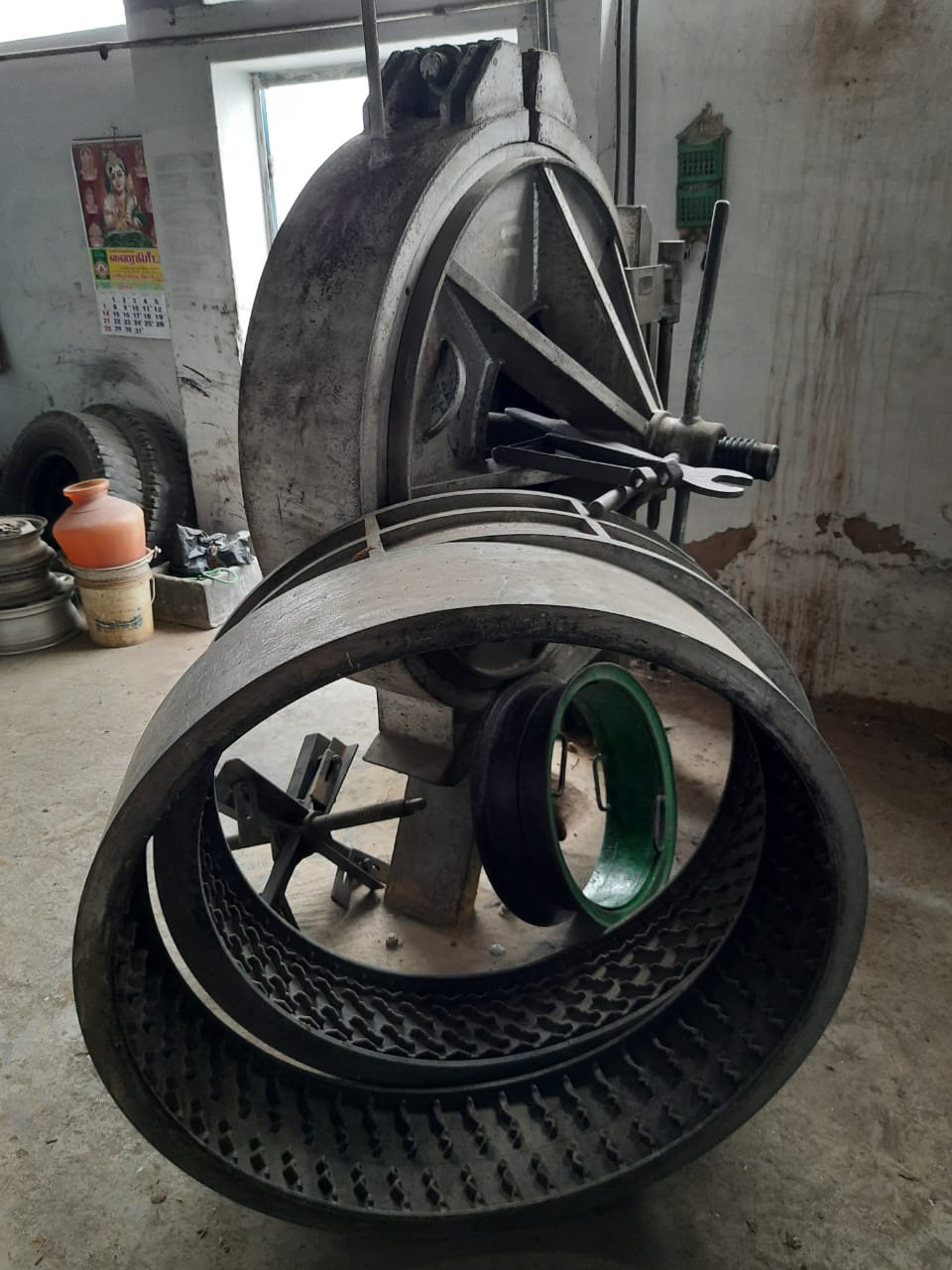 Tyre Retreading Machine