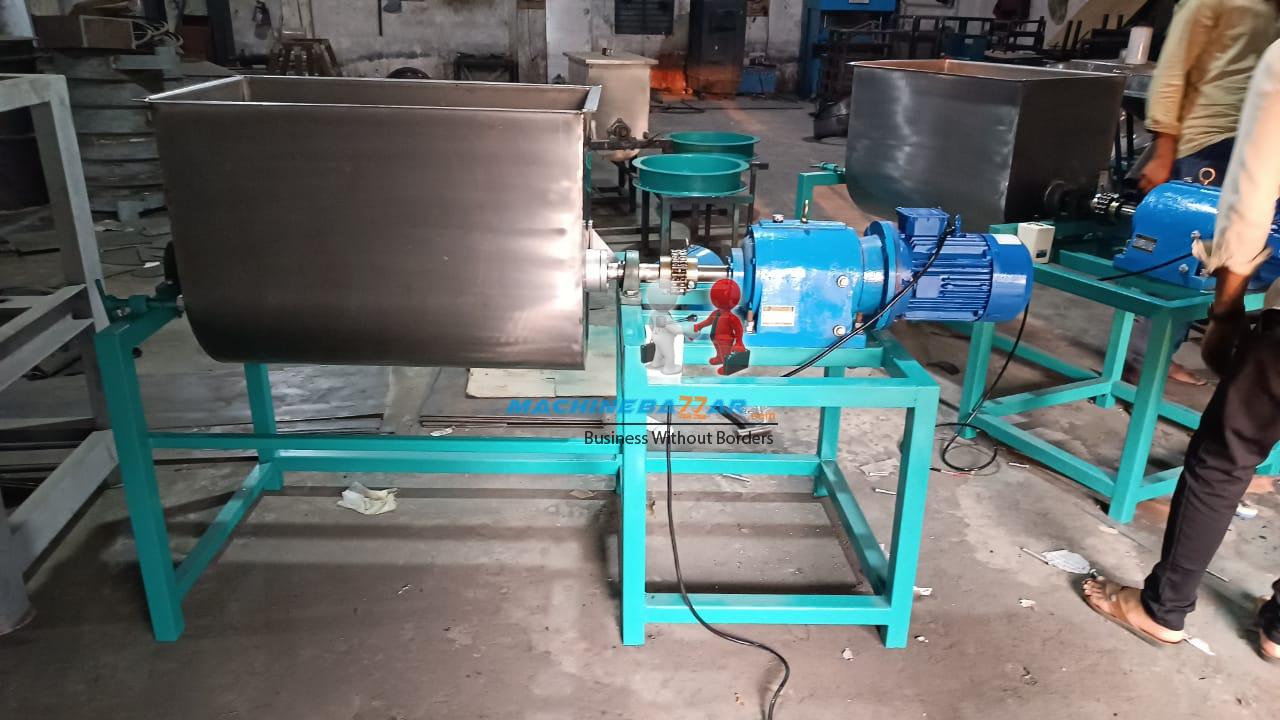 Ribbon blender machine