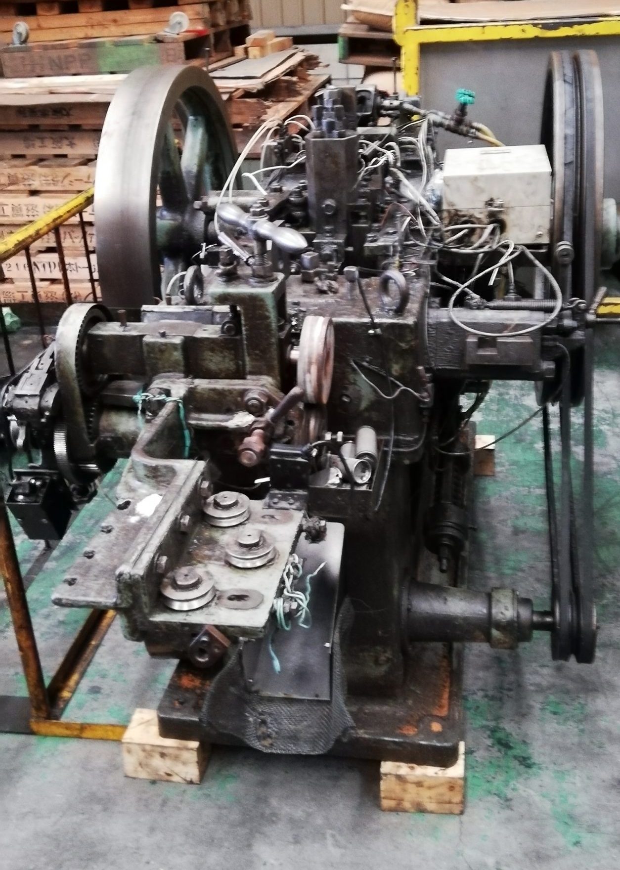 M8x90 1 die 2 blow header machine