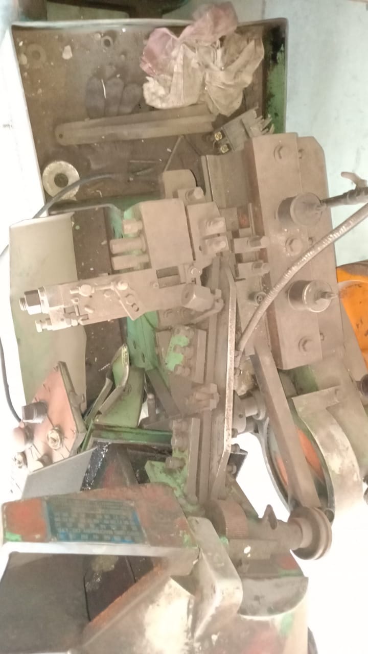 Flate die thread rolling machine 