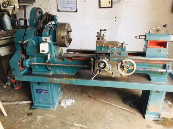 1830 x 250 x 52 Medium Duty Lathe Machine