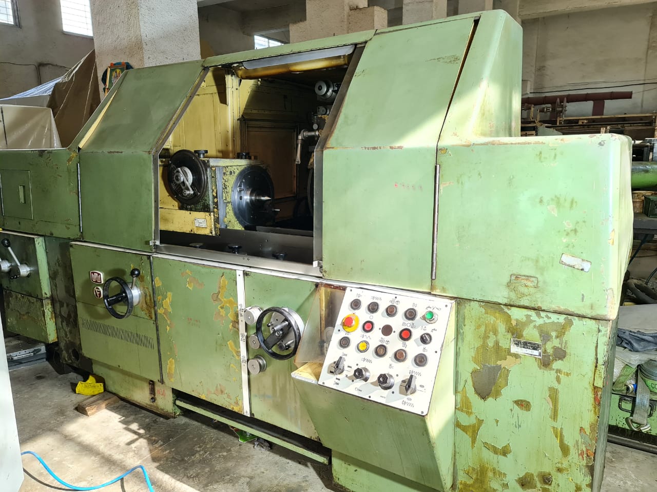 315 x 500 (length) Thread/Worm Grinding Machine